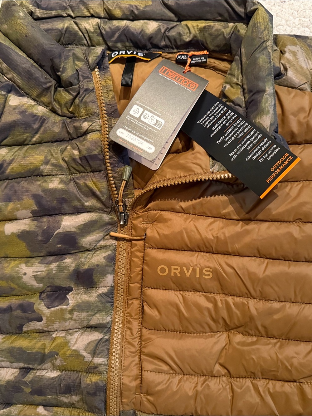 Orvis Men’s Camo Quilted Vest in Olive and Tan - Picture 5 of 7